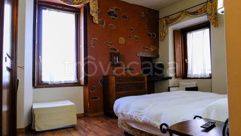negozio in vendita a Borno