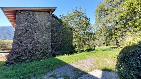 casale in vendita a Borno