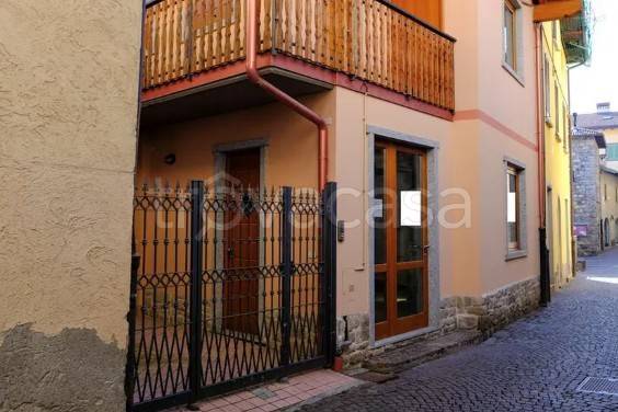 negozio in vendita a Borno