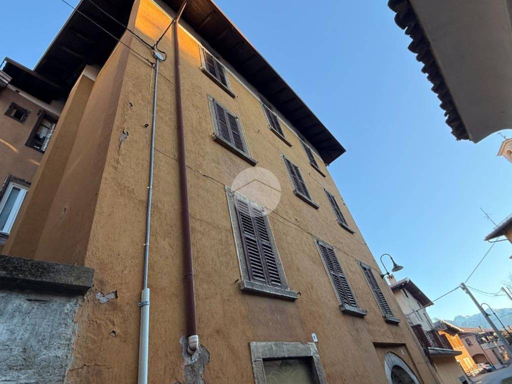 casa semindipendente in vendita a Borno