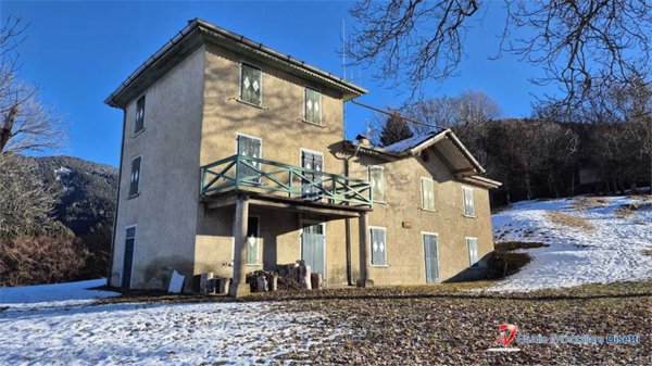 casa indipendente in vendita a Borno