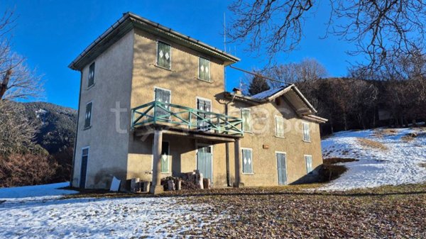 casa indipendente in vendita a Borno