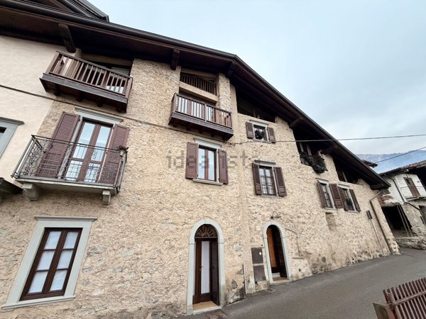 casa indipendente in vendita a Borno