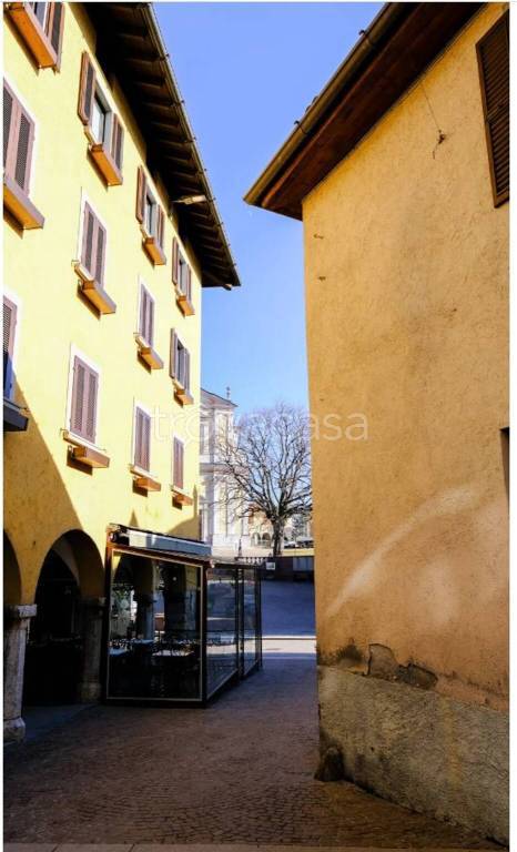 negozio in vendita a Borno