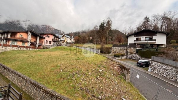 terreno edificabile in vendita a Borno