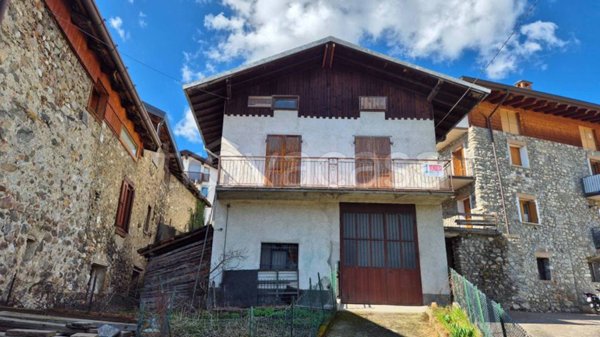 casa indipendente in vendita a Borno