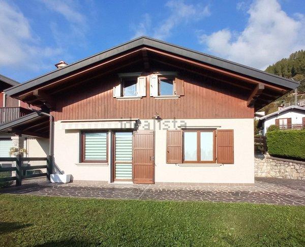 casa indipendente in vendita a Borno