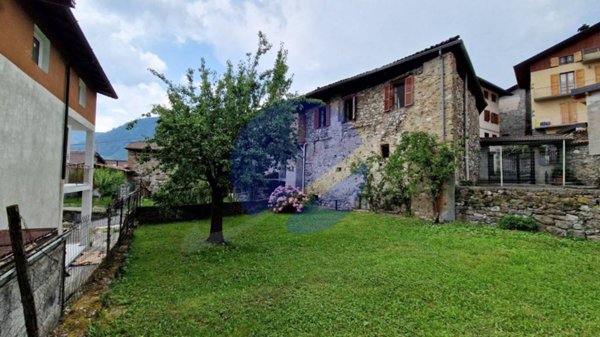 casa indipendente in vendita a Borno