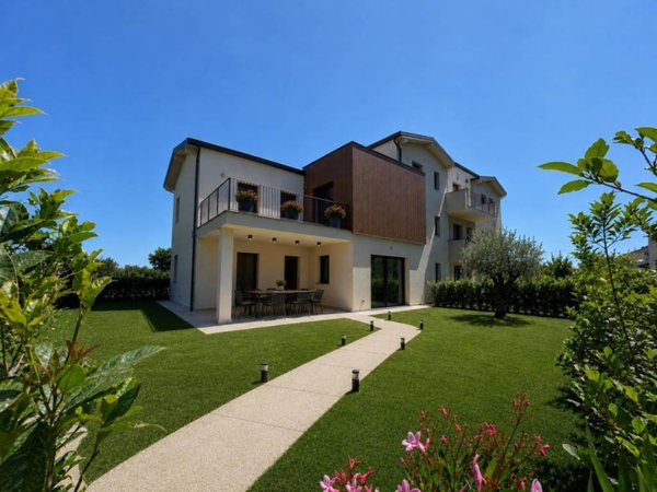 casa indipendente in vendita a Botticino in zona Botticino Sera