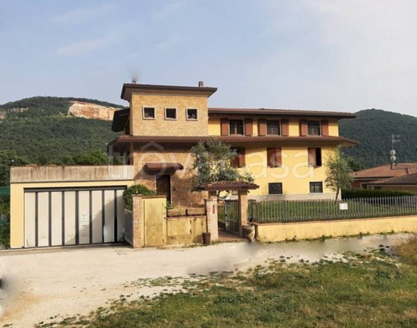 casa indipendente in vendita a Botticino