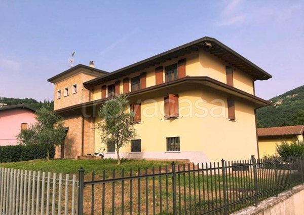casa indipendente in vendita a Botticino