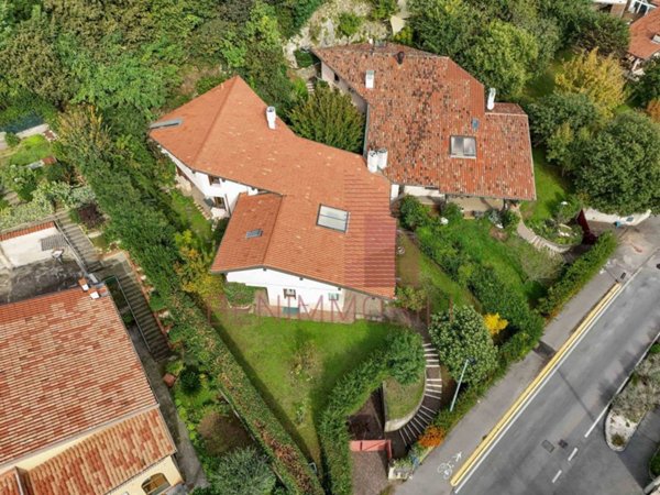 casa indipendente in vendita a Botticino in zona Botticino Sera