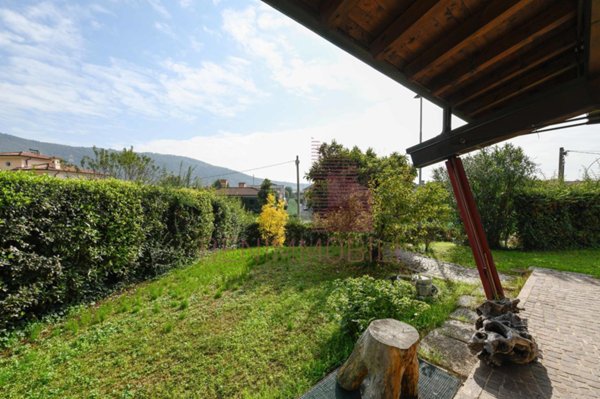 casa indipendente in vendita a Botticino in zona Botticino Sera