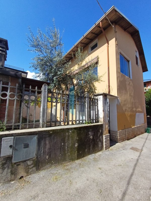 casa indipendente in vendita a Botticino in zona Botticino Sera