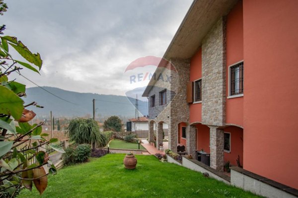casa indipendente in vendita a Botticino