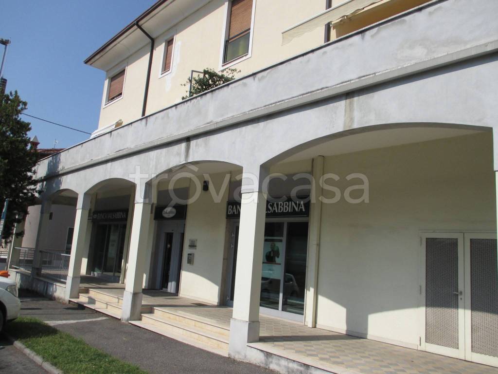 negozio in vendita a Botticino in zona Botticino Mattina