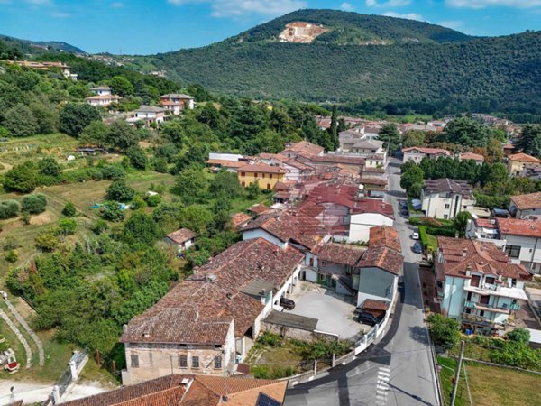casa indipendente in vendita a Botticino