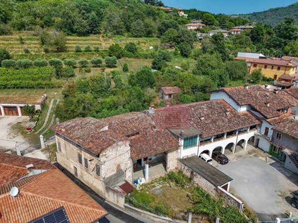 casa indipendente in vendita a Botticino