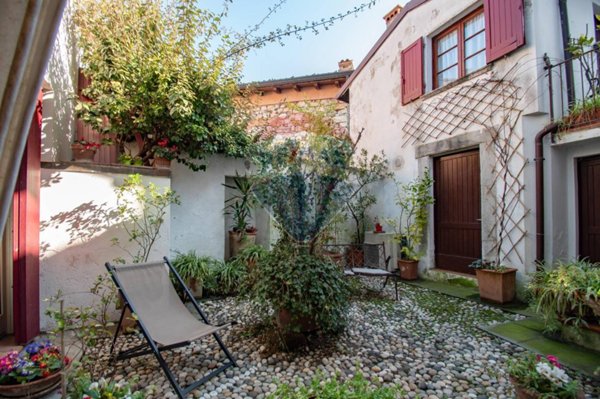 casa indipendente in vendita a Botticino in zona Botticino Sera
