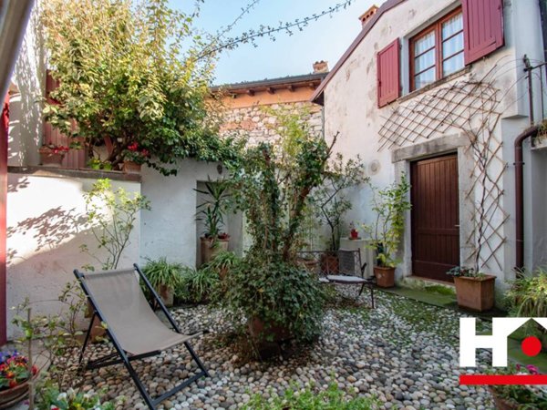 casa indipendente in vendita a Botticino in zona Botticino Sera