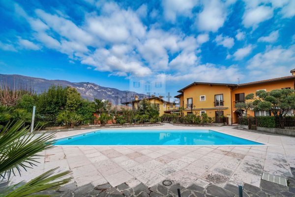 casa indipendente in vendita a Botticino in zona Botticino Sera