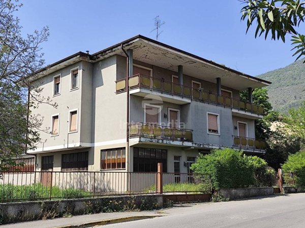 intera palazzina in vendita a Botticino in zona Botticino Sera