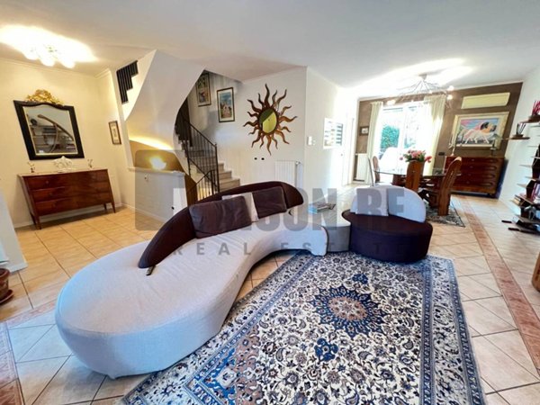 casa indipendente in vendita a Botticino in zona Botticino Sera