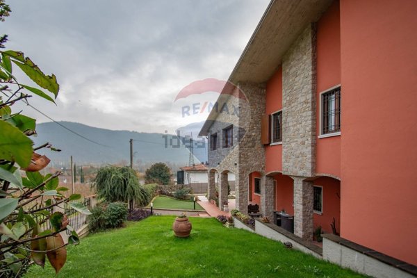 casa indipendente in vendita a Botticino