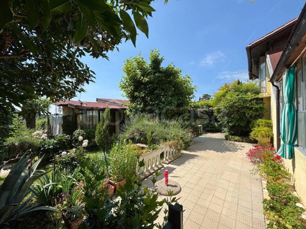 casa indipendente in vendita a Botticino in zona Botticino Sera