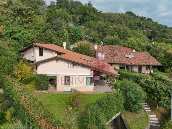 casa indipendente in vendita a Botticino in zona Botticino Sera