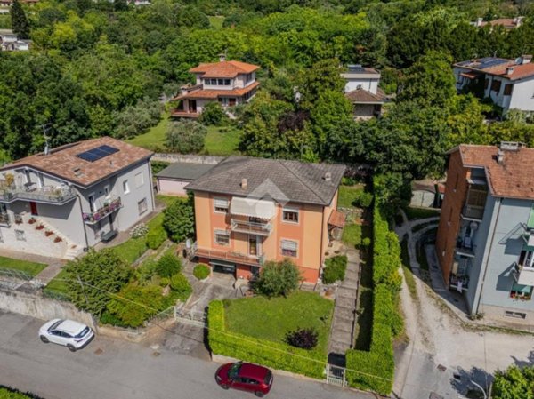 casa indipendente in vendita a Botticino in zona Botticino Sera