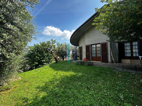 casa indipendente in vendita a Botticino in zona Botticino Sera