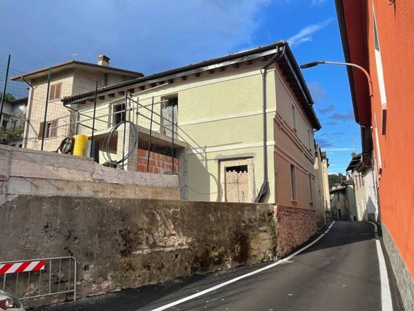 casa indipendente in vendita a Botticino in zona Botticino Mattina