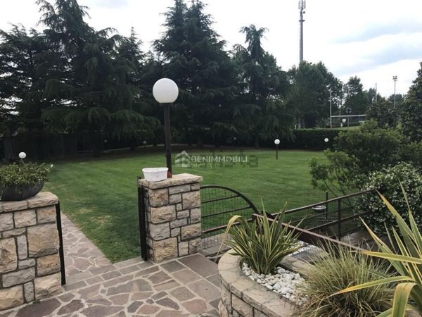 casa indipendente in vendita a Botticino in zona Botticino Sera