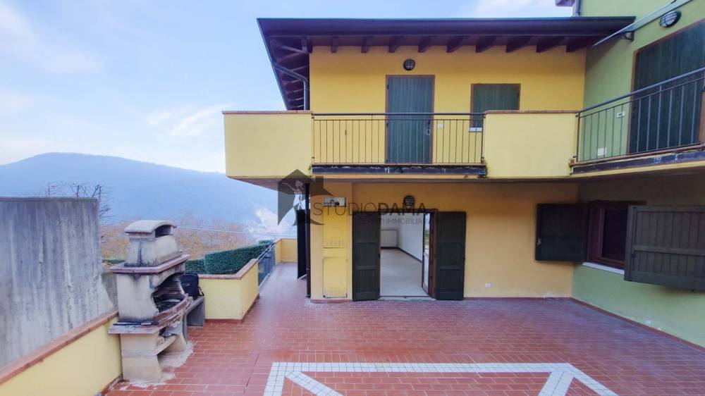 appartamento in vendita a Botticino in zona Botticino Sera
