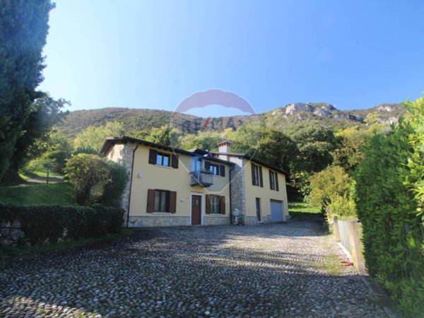 casa indipendente in vendita a Botticino in zona Botticino Mattina