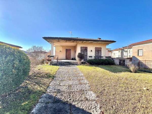 casa indipendente in vendita a Botticino in zona Botticino Mattina