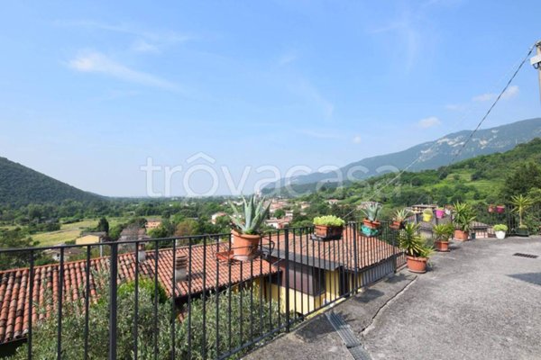 appartamento in vendita a Botticino in zona Botticino Mattina