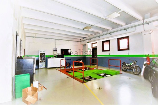 locale di sgombero in vendita a Botticino