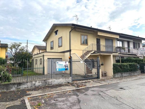 casa indipendente in vendita a Botticino in zona Botticino Sera