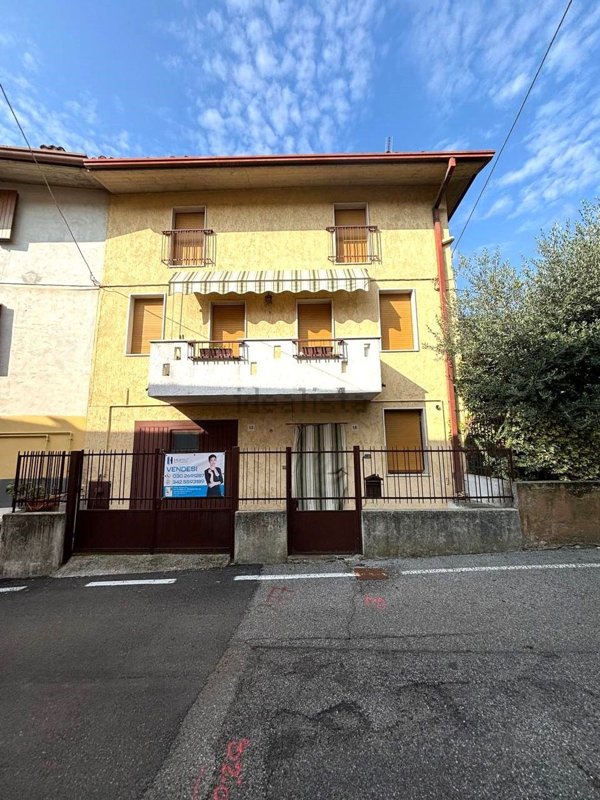 casa indipendente in vendita a Botticino in zona Botticino Sera