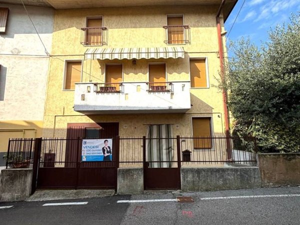 casa indipendente in vendita a Botticino in zona Botticino Sera