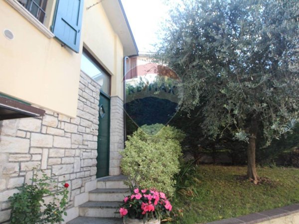 casa indipendente in vendita a Botticino