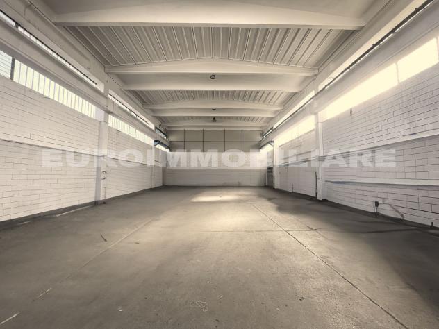 locale commerciale in vendita a Botticino in zona Botticino Sera