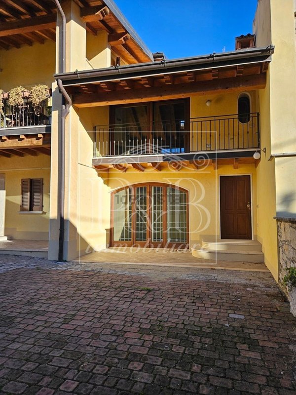 casa indipendente in vendita a Botticino