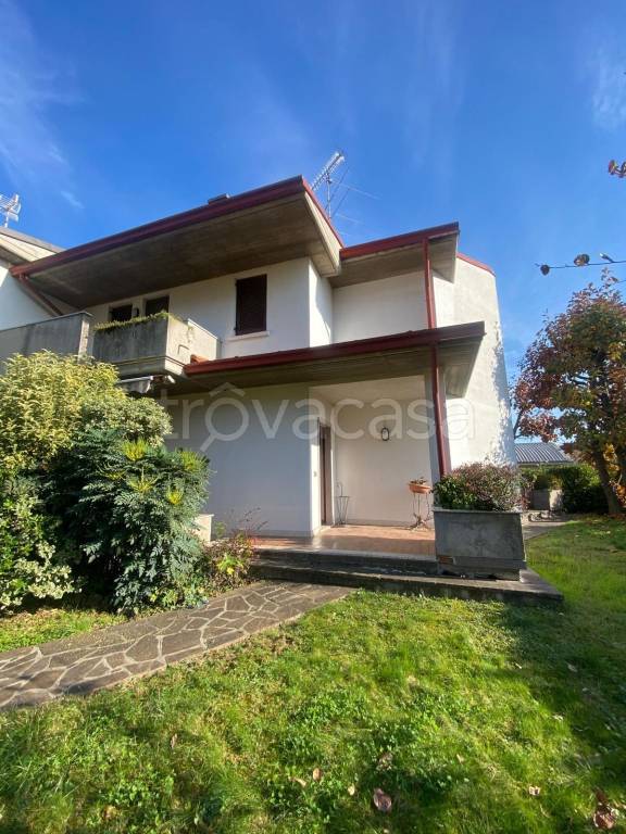 casa indipendente in vendita a Botticino in zona Botticino Sera