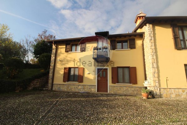 casa indipendente in vendita a Botticino in zona Botticino Mattina