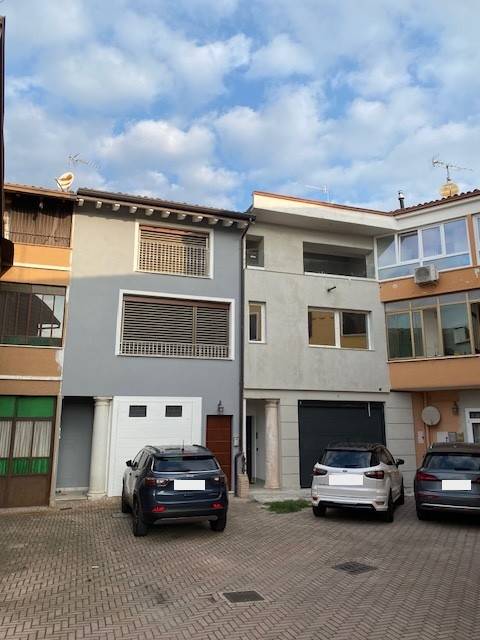 appartamento in vendita a Botticino in zona Botticino Sera