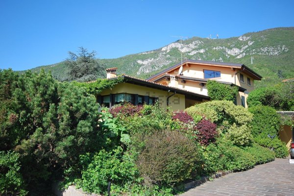 casa indipendente in vendita a Botticino in zona Botticino Sera