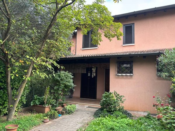 casa indipendente in vendita a Botticino in zona Botticino Sera